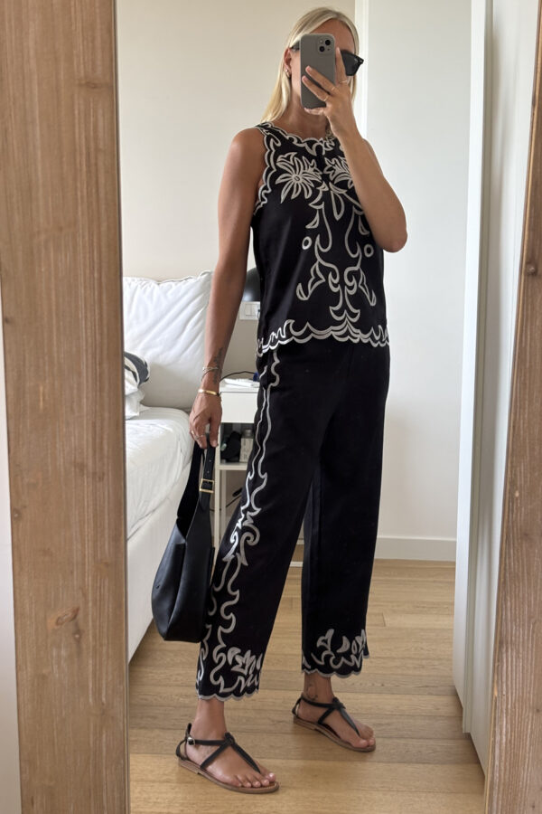 Set Lungo Nero con Ricamo Bianco